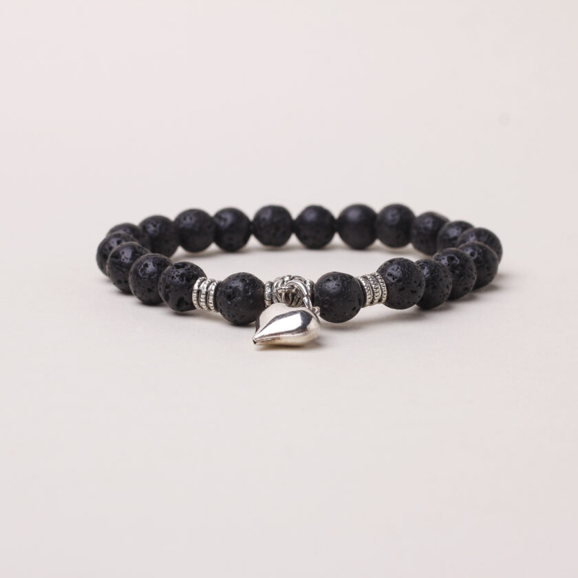 Bracciale in pietra lavica cuore in argento