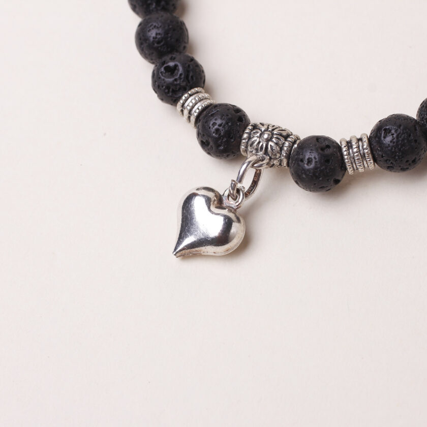 Bracciale in pietra lavica cuore in argento - immagine 2